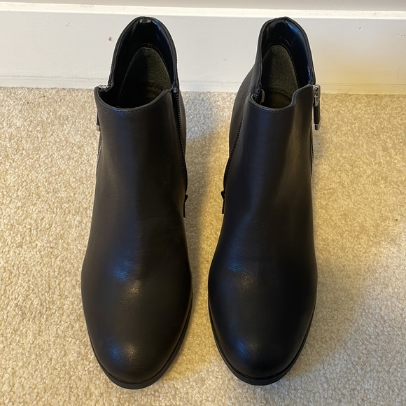 Ankle booties - Picture 2 of 3